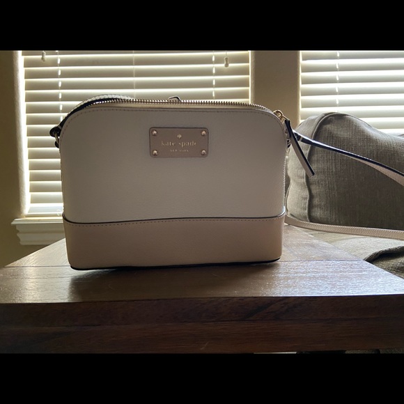 kate spade Handbags - Kate Spade White and beige crossbody purse.